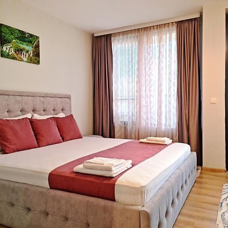 Парк Апарт-Хотел Виктория 1 Hotell Sandanski Rum bild